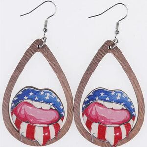 New wooden patrotic lips earrings fun whimsical kawaii kiss july 4th